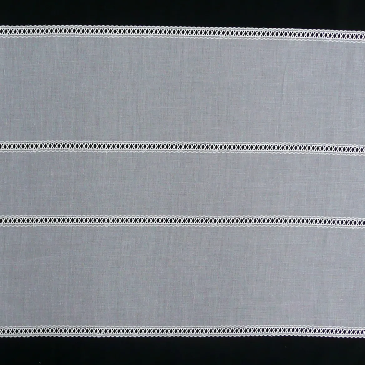 Gardinenstoff Flächenpaneele Tischband weiß mit Stickerei Breite: 47cm