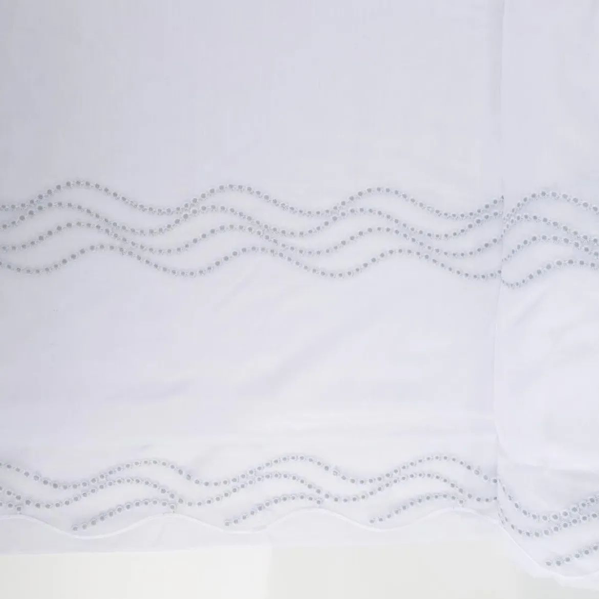 Gardinenstoff Voile mit Pünktchen-Stickerei Bogenkante raumhoch weiß salbeigrün 280cm