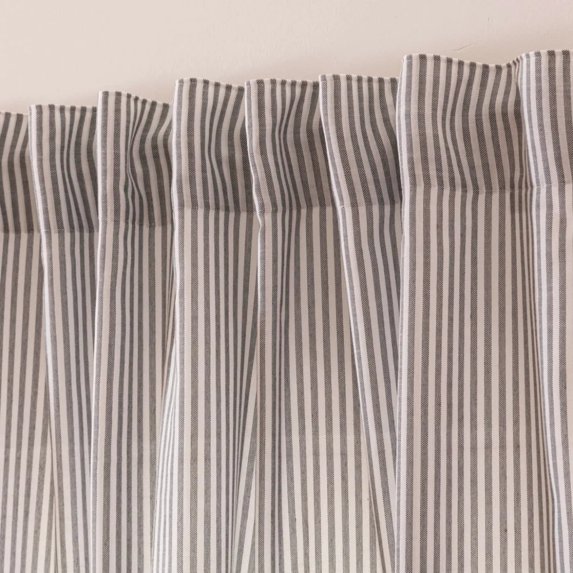 Gardine Vorhang Zen mit Längsstreifen ecru anthrazit 280cm breit und 260cm hoch oder Wunschlänge von SCHÖNER LEBEN.