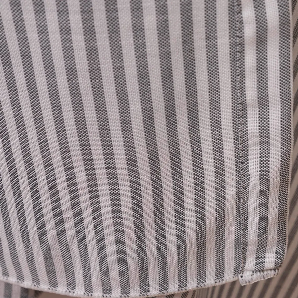 Gardine Vorhang Zen mit Längsstreifen ecru anthrazit 280cm breit und 260cm hoch oder Wunschlänge von SCHÖNER LEBEN.