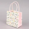 Grafik Werkstatt Geschenktüte klein Lieblingsmensch Blumen weiß rosa 12,5x12,5x7cm