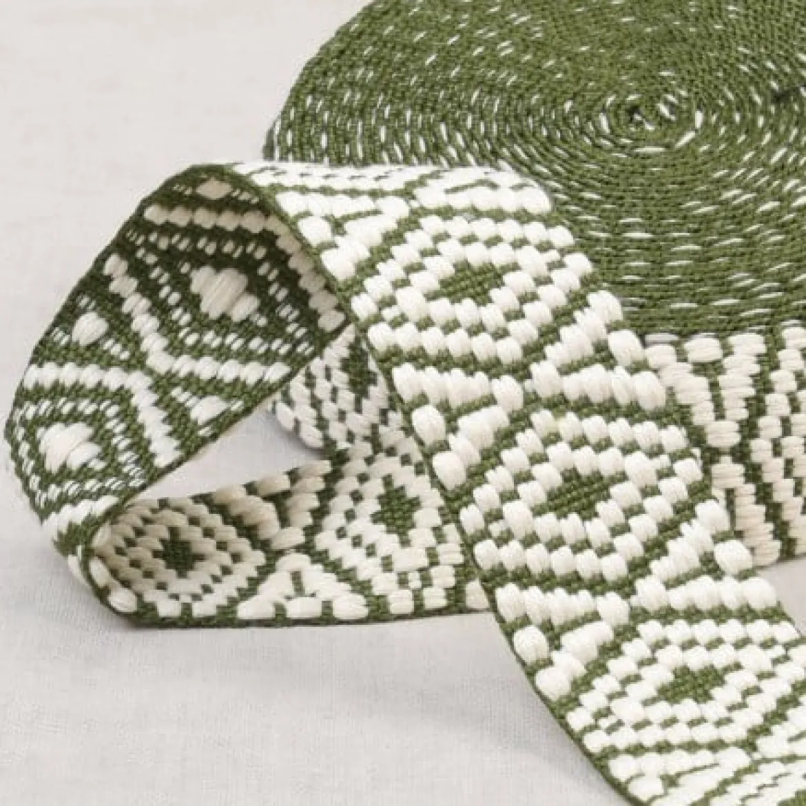 Gurtband Ethno Rautenmuster khaki weiß 3,8cm Breite