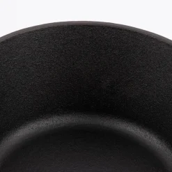 Gusseisen Topf mit Deckel schwarz Durchmesser 20cm