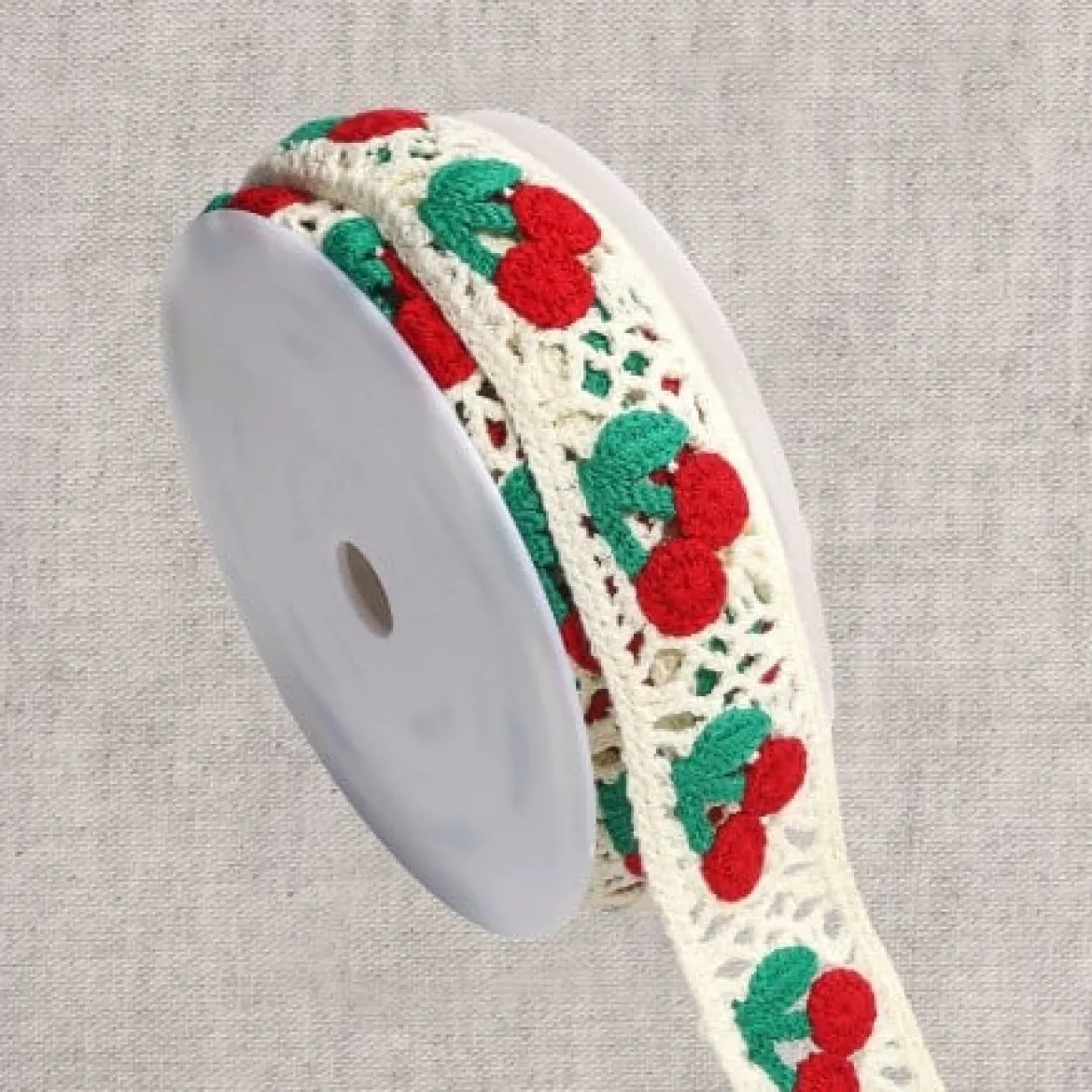 Häkelborte mit Kirschen ecru aus Baumwolle 5cm Breite