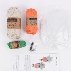 Häkelset für Kuscheltier Kaninchen Frank hellgrau orange grün mehrteilig von Hardicraft