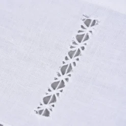 Häkelspitze Häkelgardine Panneaux Meterware mit Schlaufen und Häkelblume weiß 20cm Höhe