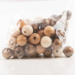Holz-Perlen poliert 10mm mit Bohrloch 52Stk Mischung – FSC Holz von Rayher