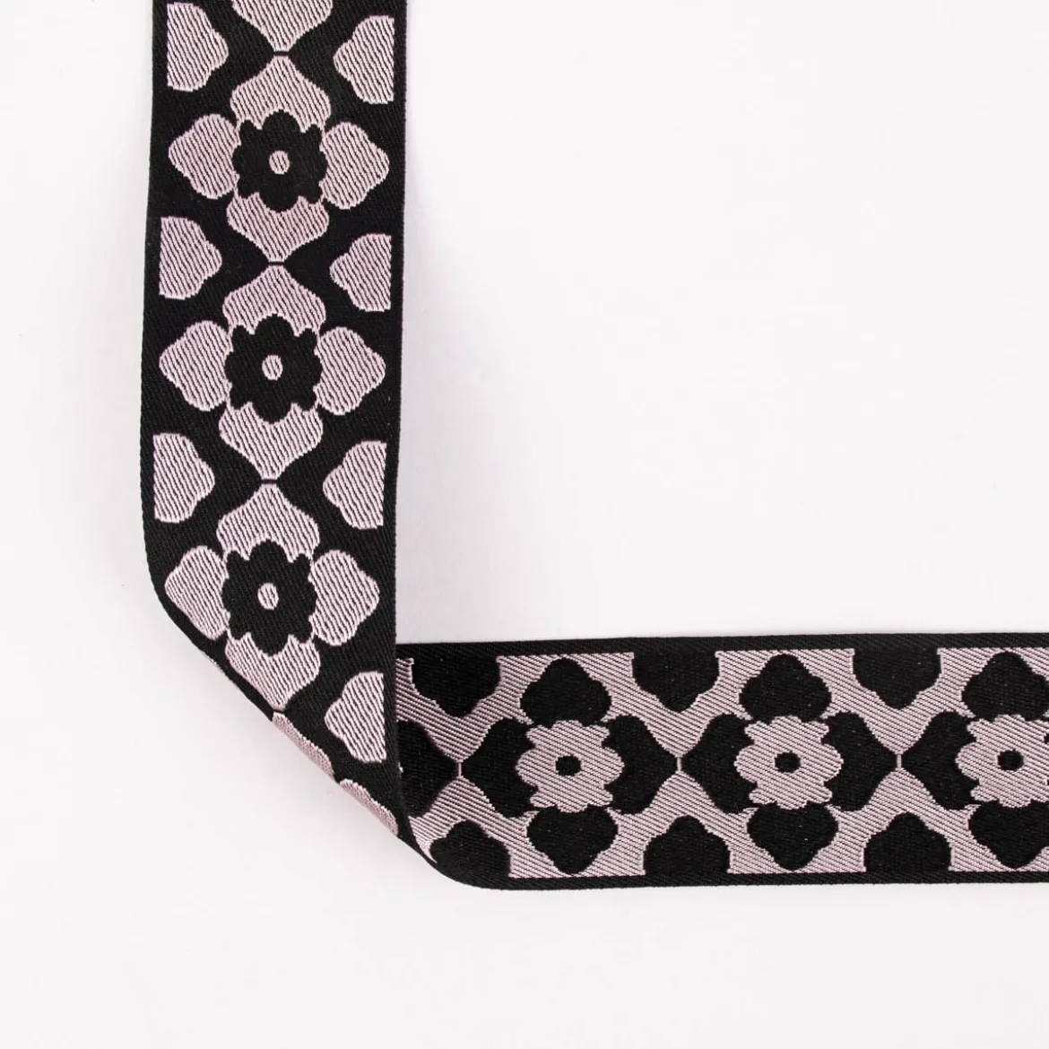 Jacquard-Borte Webborte orientalische Blumen schwarz rosa 40mm breit