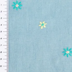 Jeansstoff Chambray garngefärbt bestickt Blüten hellblau bunt 1,30m Breite