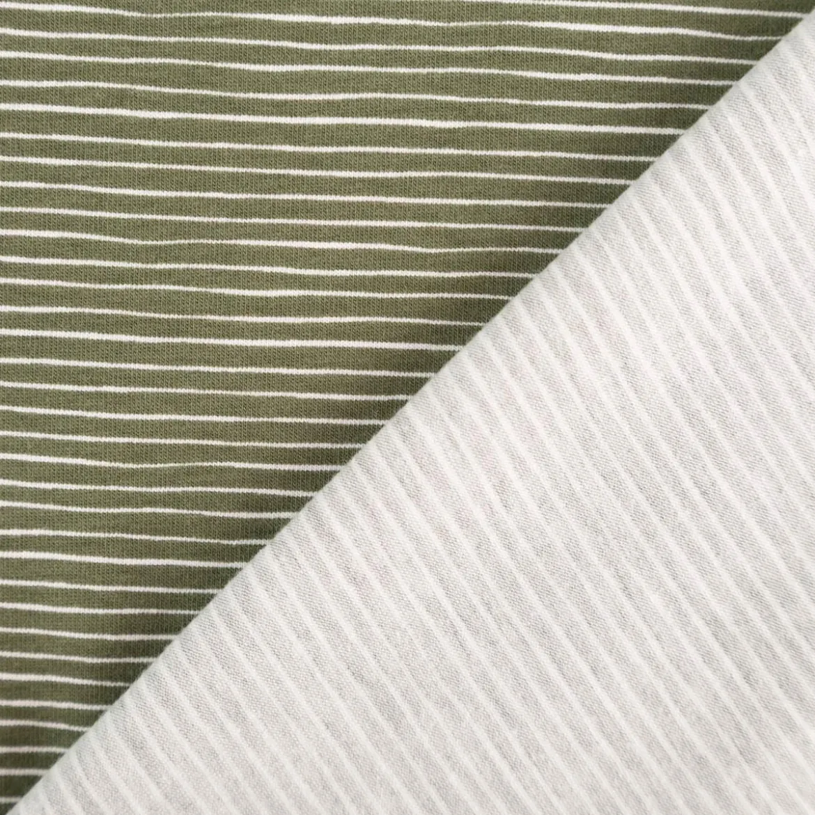 Jersey Stoff Baumwolljersey feine Linien grün weiß 1,50m Breite