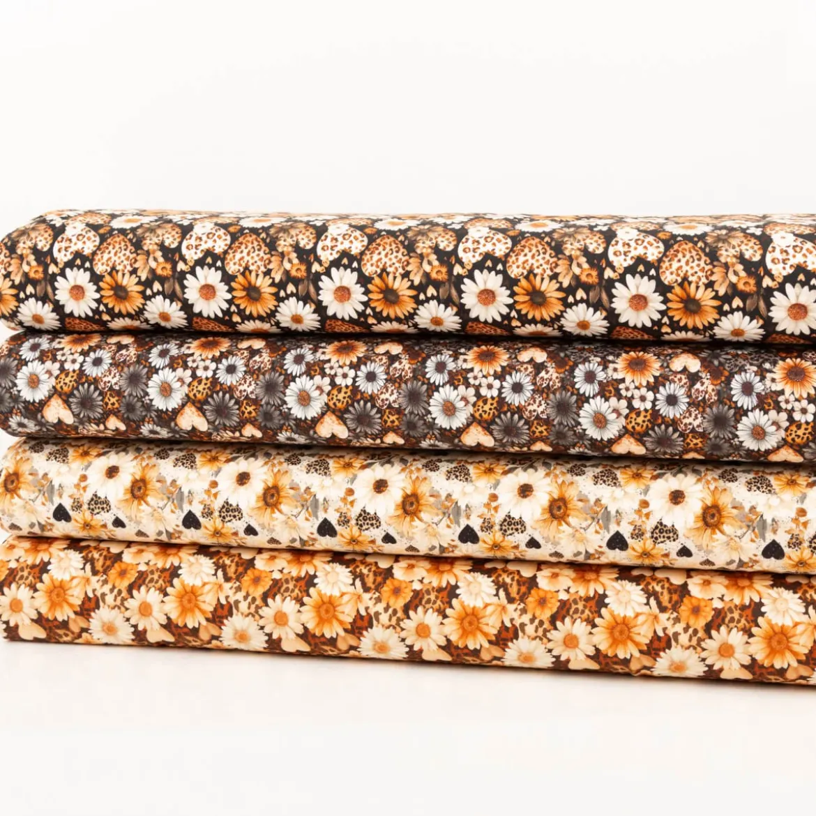 Jersey Stoff Baumwolljersey Digitaldruck Daisy Leo Herzen Blumen creme senfgelb schwarz 1,5m Breite