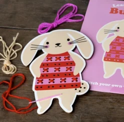 Kinder-Handarbeits-Set zum Nähen lernen Hase von Rex London