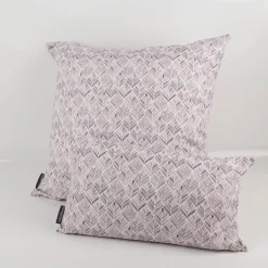 Kissenhülle Aquarell Ornamenten weiß lila in versch. Größen von SCHÖNER LEBEN.