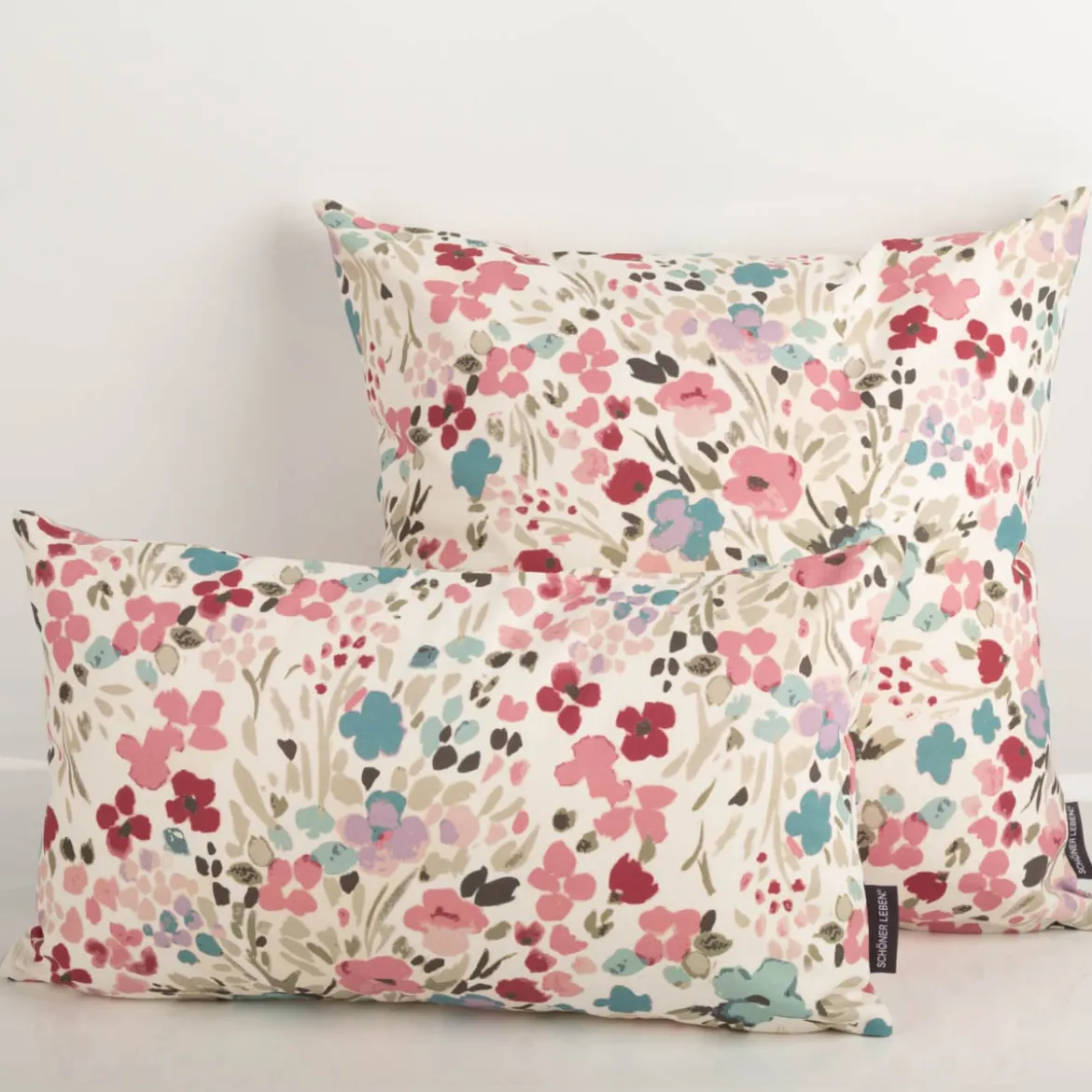 Kissenhülle aus Baumwolle Digitaldruck Aquarell Blüten weiß rosa blau in versch. Größen von SCHÖNER LEBEN.