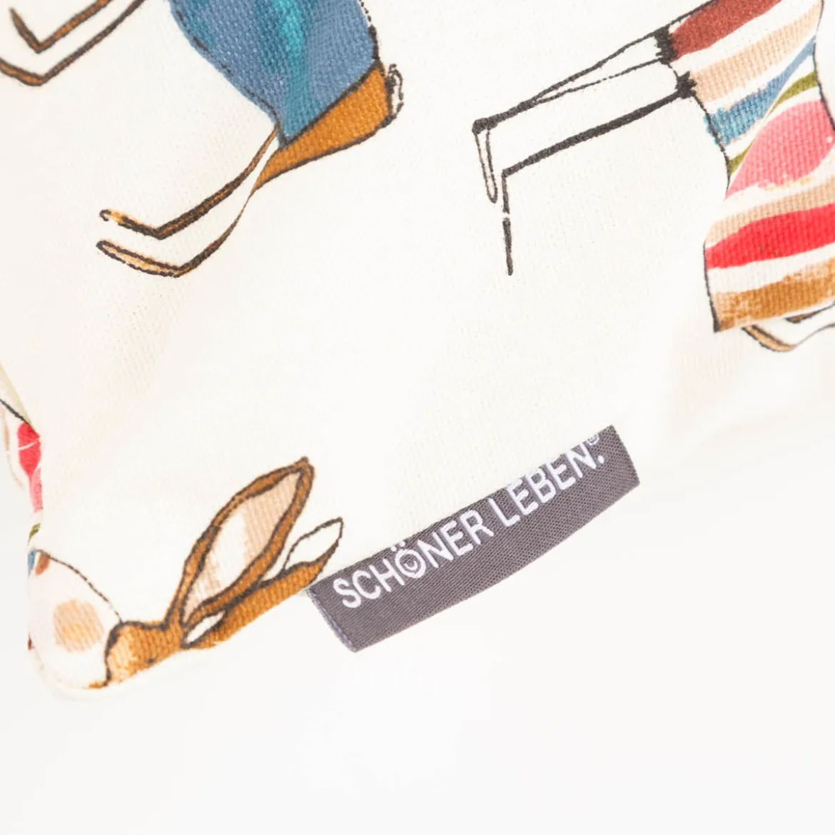 Kissenhülle aus Baumwolle mit Hasen beige bunt in versch. Größen von SCHÖNER LEBEN.