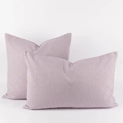 Kissenhülle aus Dobbystoff mit schmalen Streifen lila beige in versch. Größen von SCHÖNER LEBEN.