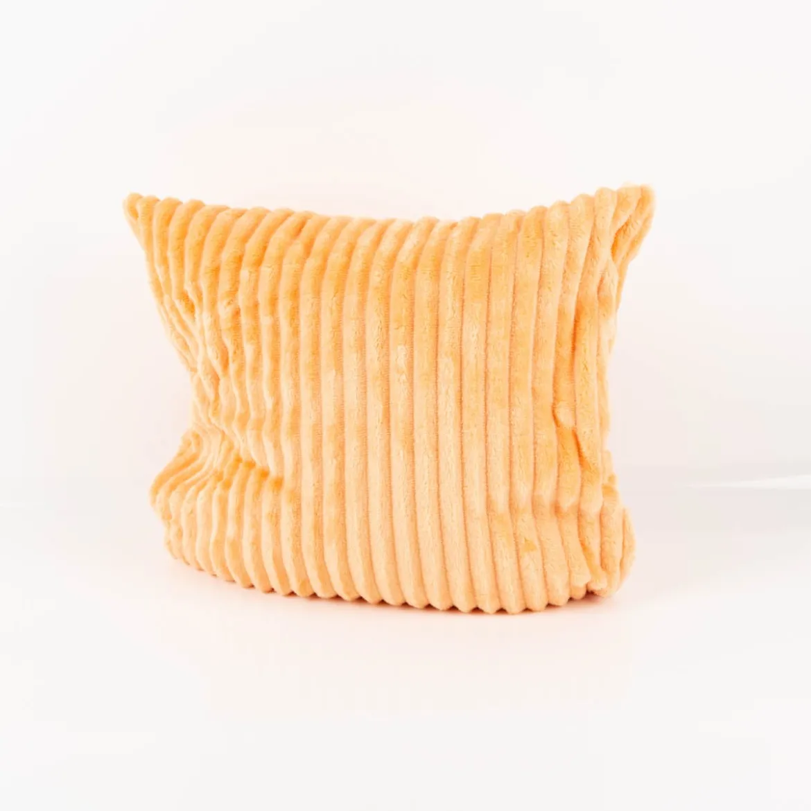 Kissenhülle aus Plüsch in Cordoptik Streifen Apricot 45x45cm