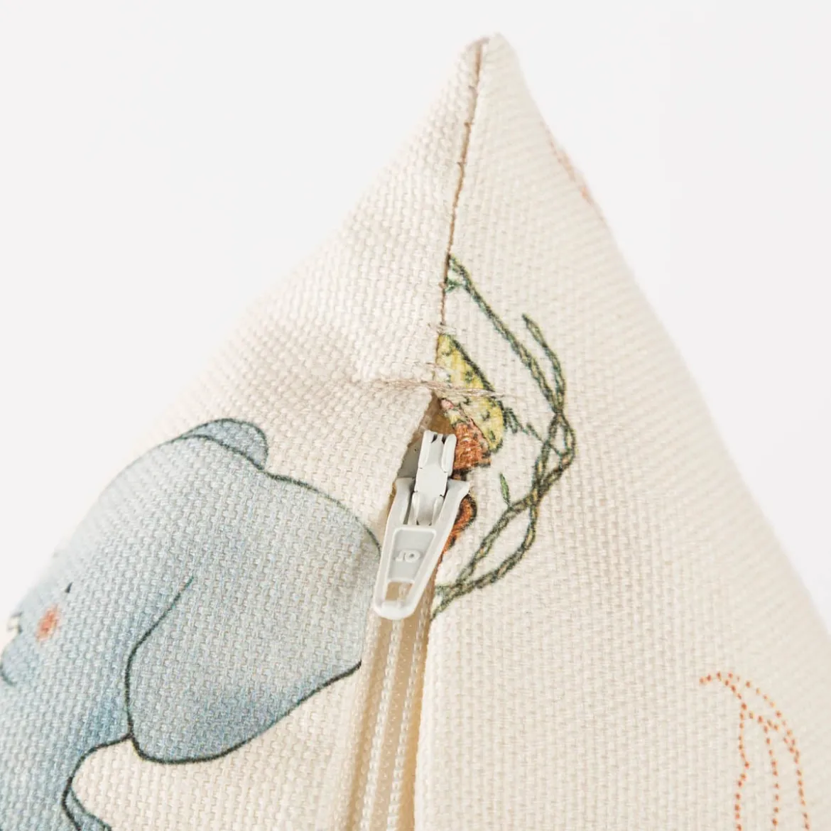 Kissenhülle Dschungeltiere beige bunt in versch. Größen von SCHÖNER LEBEN.