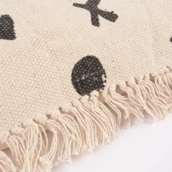 Kissenhülle Faiza mit Fransen Punkte Herzen Kreuze creme schwarz 30x50cm