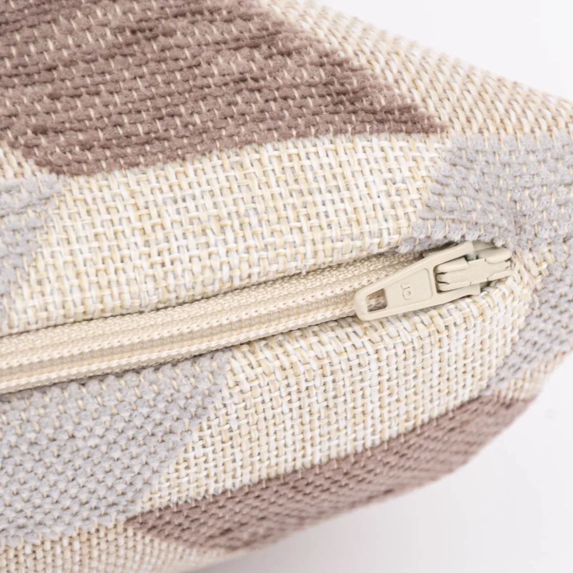 Kissenhülle Mira Rechtecke schräg beige braun gelb in versch. Größen oder Wunschmaß von SCHÖNER LEBEN.