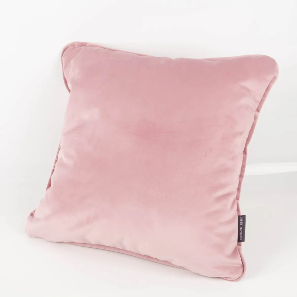 Kissenhülle Samt LeVelvet mit Kederumrandung rosa 50x50cm von SCHÖNER LEBEN.