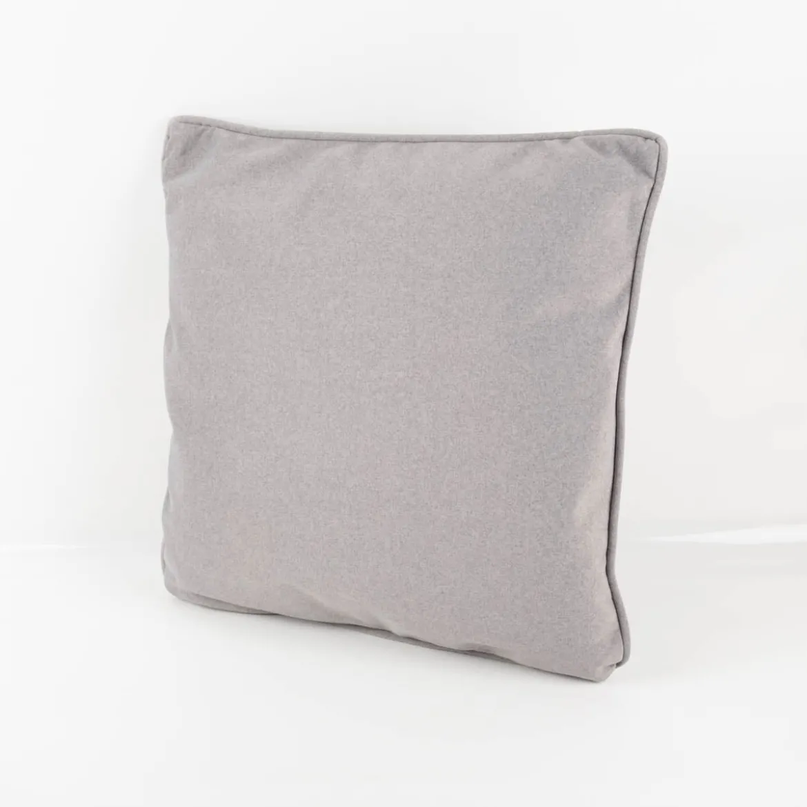 Kissen Morey Filzoptik mit Kederumrandung hellgrau 50x50cm