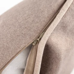 Kissen Morey Filzoptik mit Kederumrandung taupe 50x50cm
