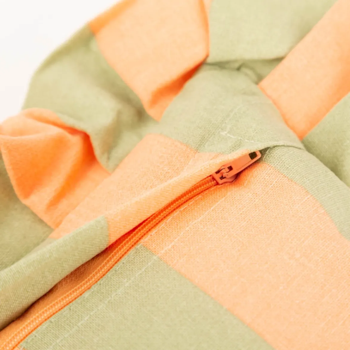 Kissen Summer Stripes mit Rüschenrand Baumwolle peach grün 45x45cm