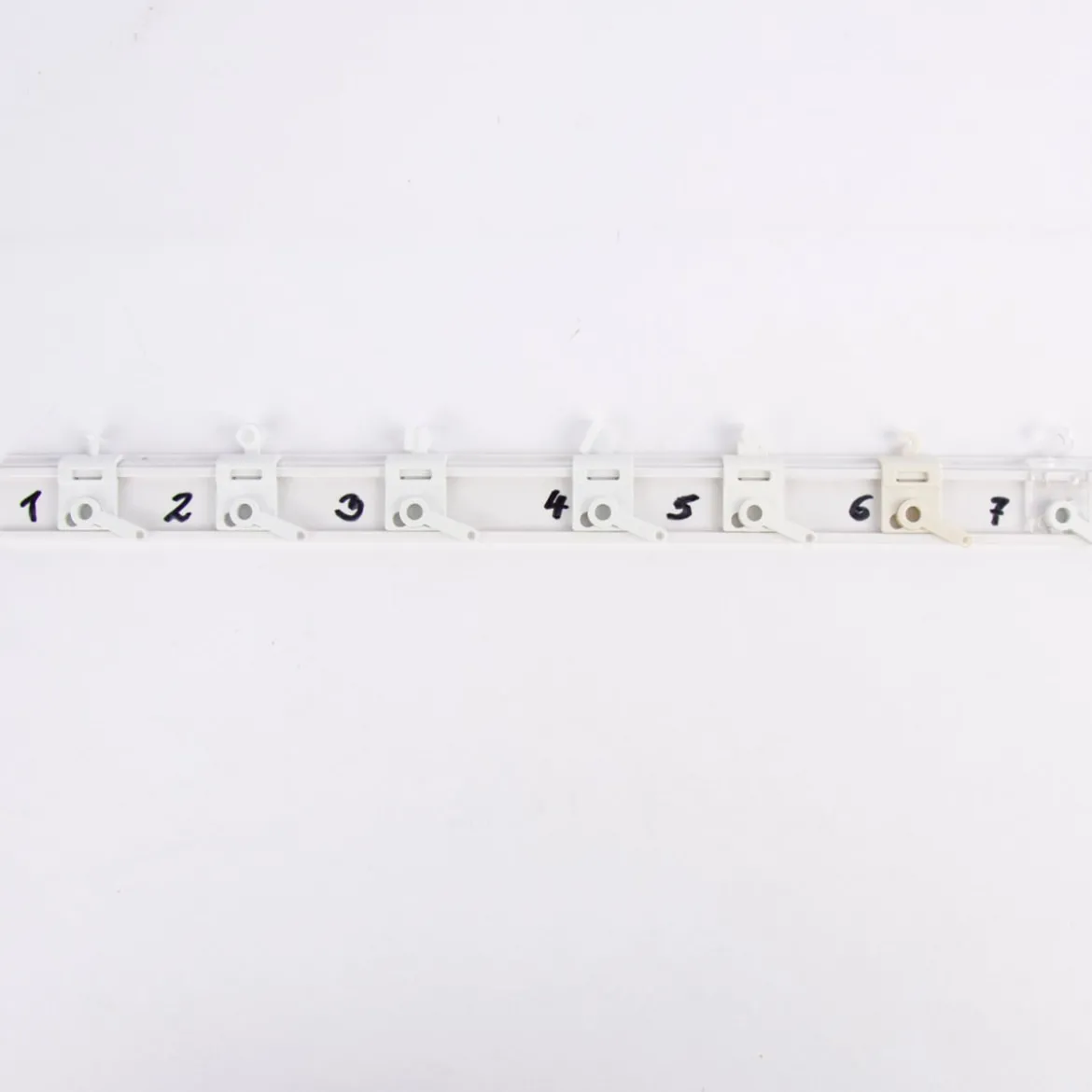Klettleiste Paneelleiste Kunststoffprofil mit Klettband weiß 3,3x1cm 39cm breit inkl. 2 Aufhängemodule