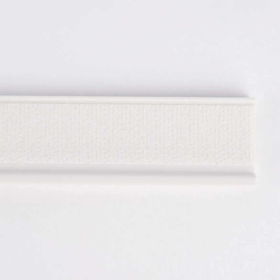 Klettleiste Paneelleiste Kunststoffprofil mit Klettband weiß 3,3x1cm 39cm breit inkl. 2 Aufhängemodule