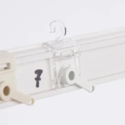 Klettleiste Paneelleiste Kunststoffprofil mit Klettband weiß 3,3x1cm 39cm breit inkl. 2 Aufhängemodule