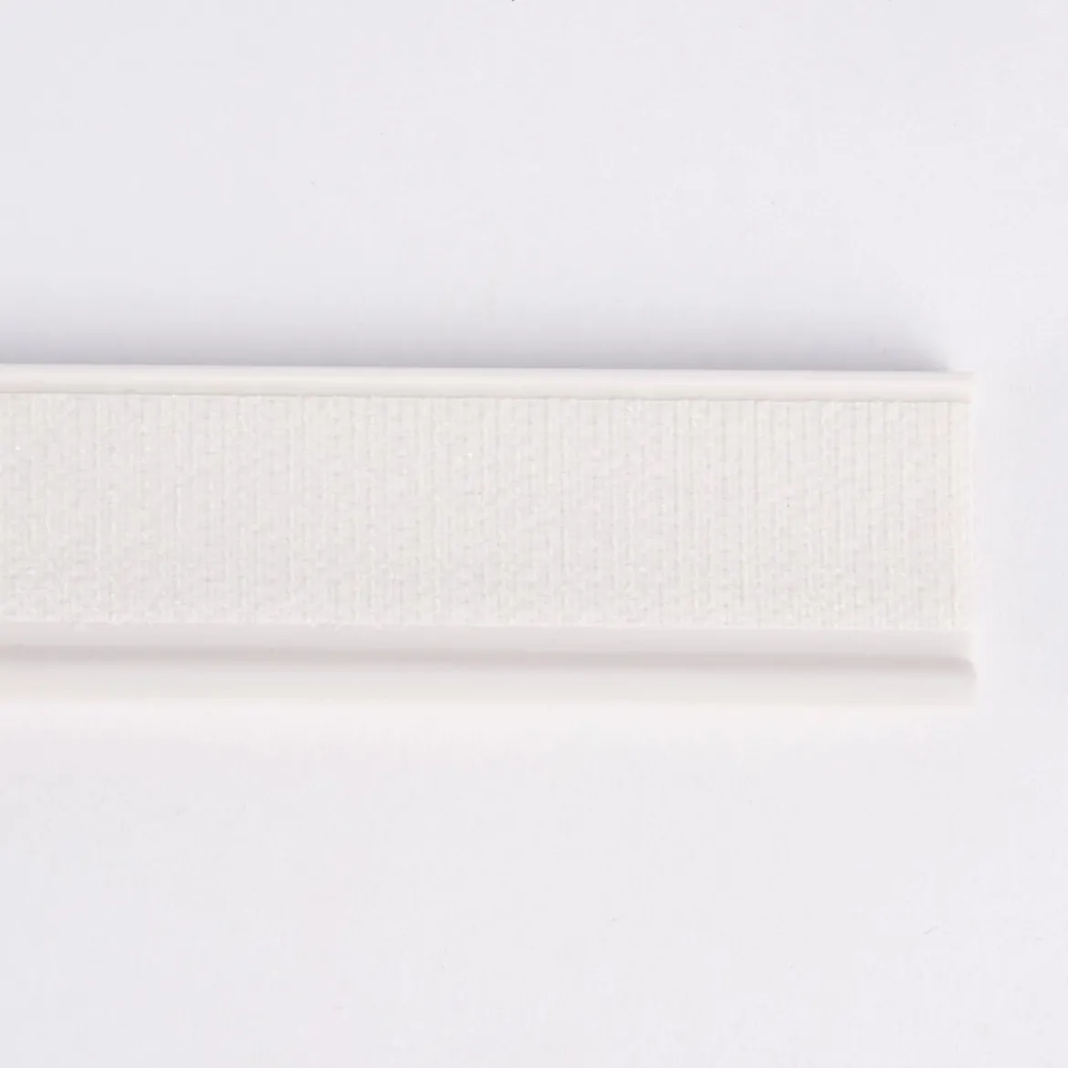 Klettleiste Paneelleiste Kunststoffprofil mit Klettband weiß 3,3x1cm 59cm breit inkl. 2 Aufhängemodule