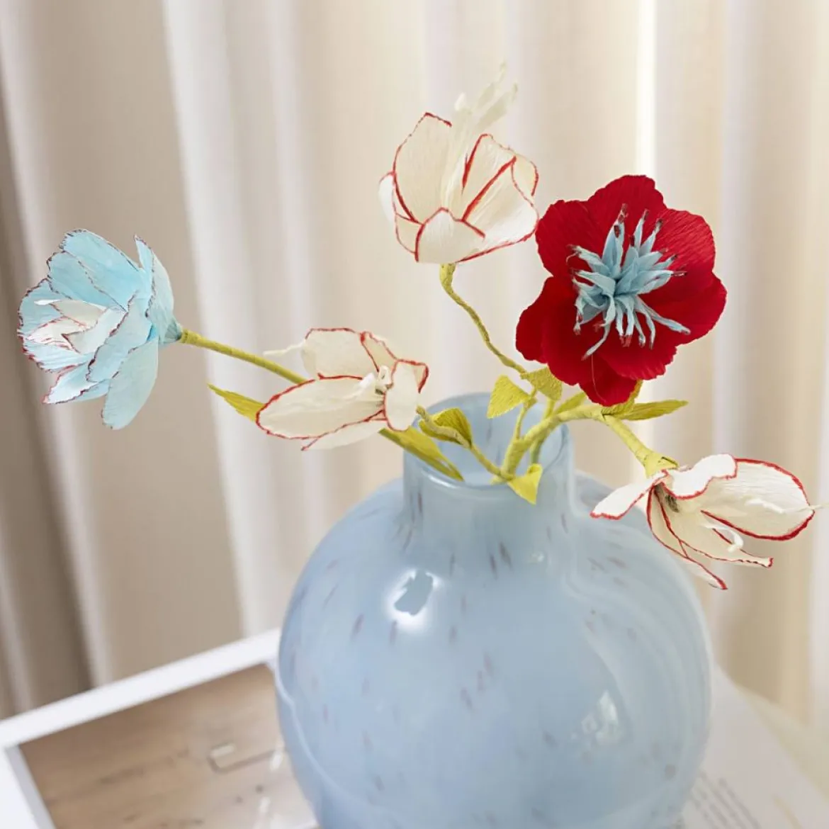 Krepppapier Rot 4 Bögen 25×60 cm, 180 % Krepp – ideal für Papierblumen | Creativ Company