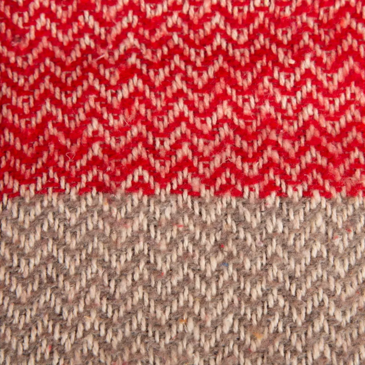 Kuscheldecke mit Fransen Fischgrät-Dessin natur rot 150x125cm