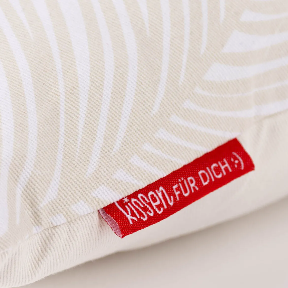 La Vida Kuschelkissen Träum schön Federn beige weiß 25x40cm