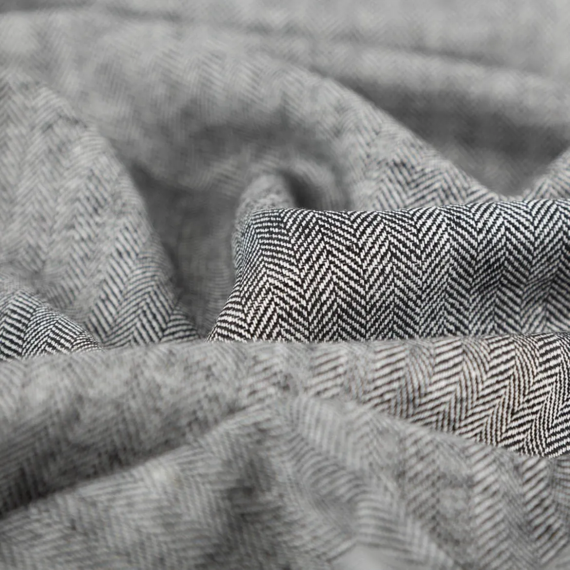 Leinen-Baumwollstoff Chambray Fischgrät meliert schwarz 1,38m Breite