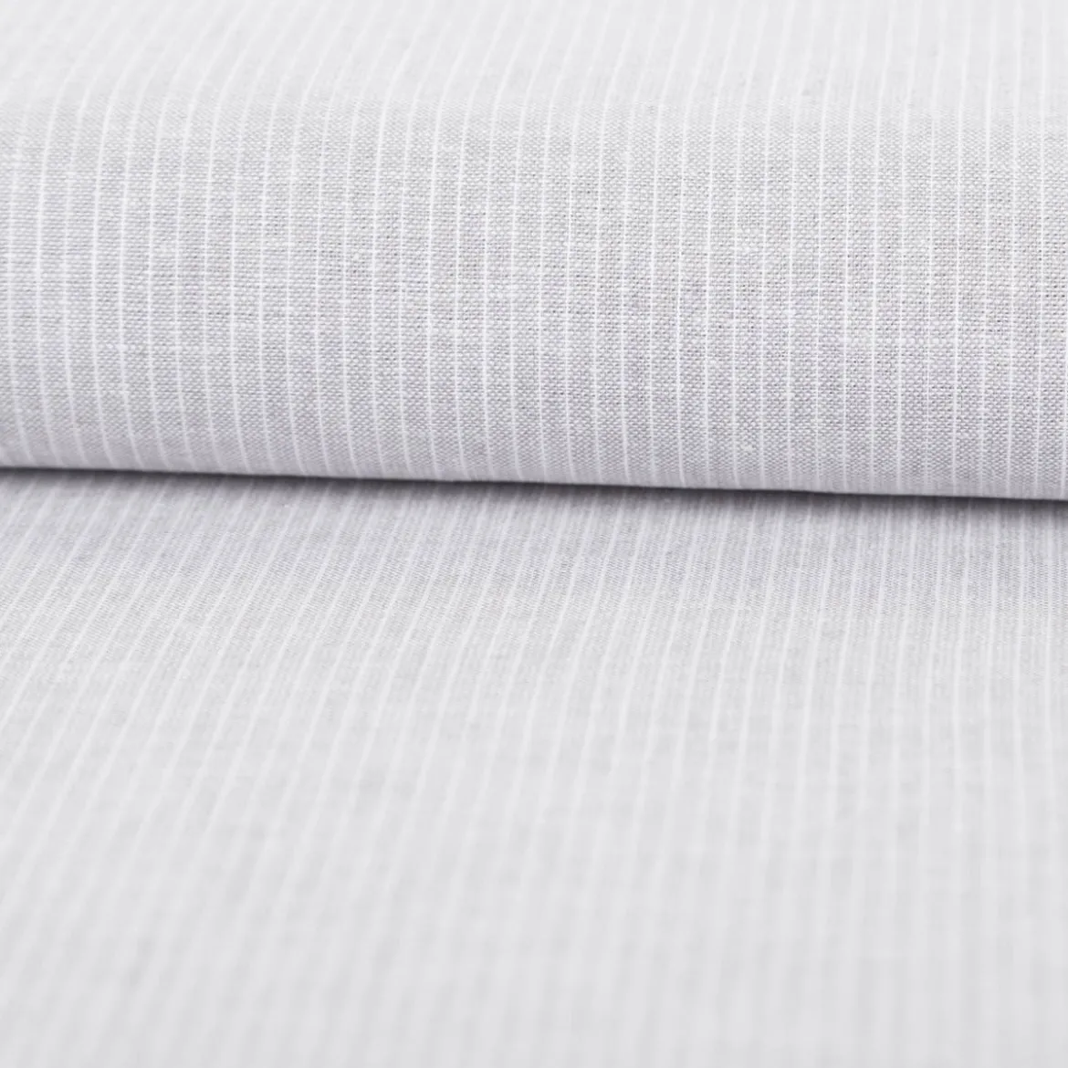 Leinen-Baumwollstoff Chambray Nadelstreifen meliert hellgrau 1,38m Breite