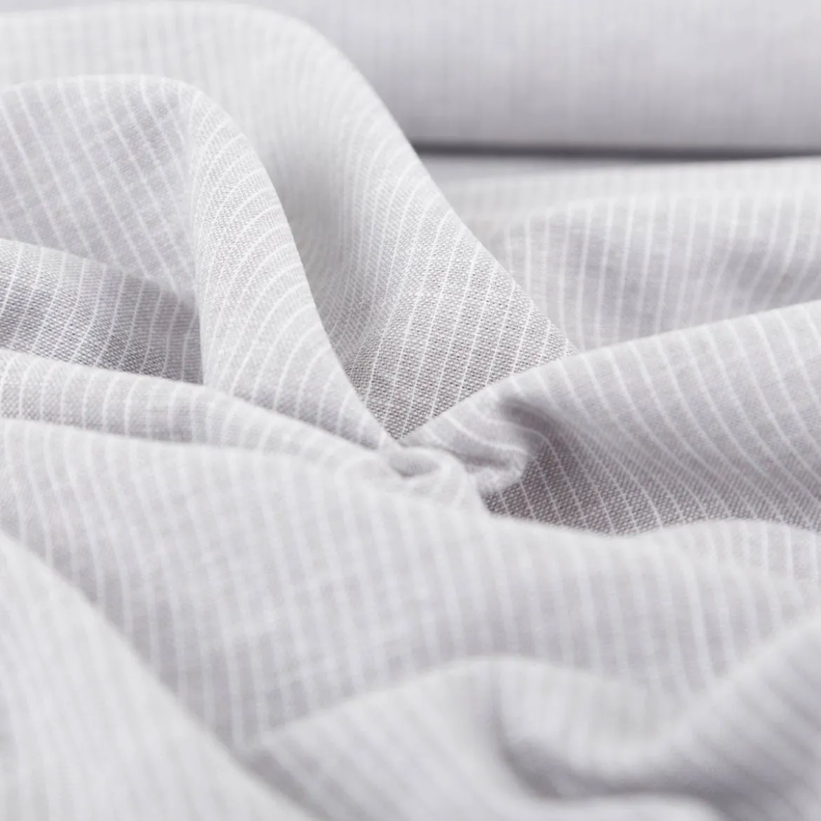 Leinen-Baumwollstoff Chambray Nadelstreifen meliert hellgrau 1,38m Breite