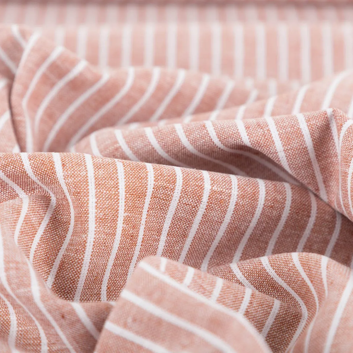Leinen-Baumwollstoff Chambray Streifen meliert ziegelrot 1,38m Breite