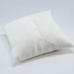 Leinenkissen Leinenhülle Kissenhülle Erik mit Knöpfen off-white