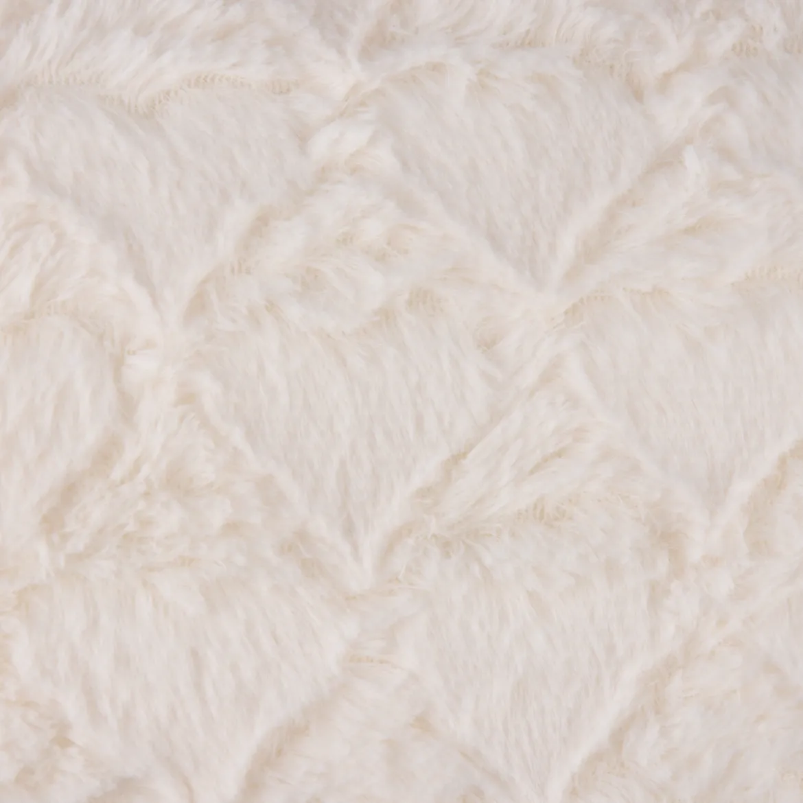 Magma Deko Kissen Fluffy Herzform mit Herzen weiß 40x35cm