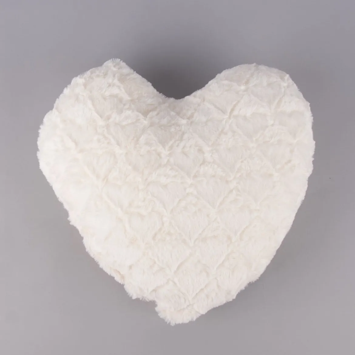 Magma Deko Kissen Fluffy Herzform mit Herzen weiß 40x35cm