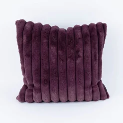Magma Wende-Kissenhülle RAYA mit plüschiger und samtiger Seite Cordoptik violett 45x45cm