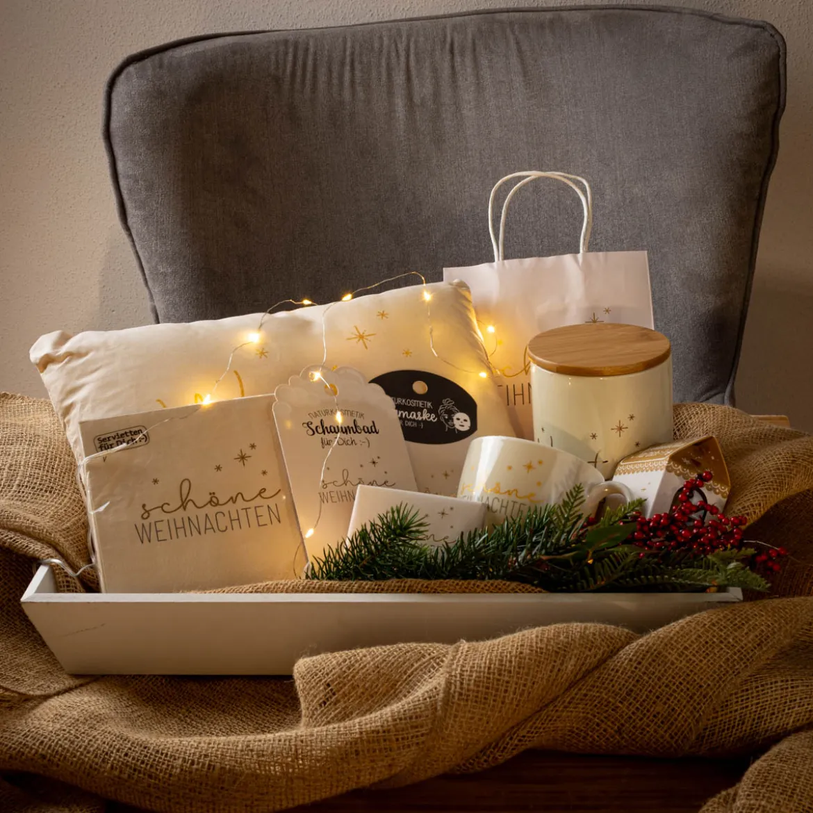 Maxi Tasse aus Porzellan schöne Weihnachten Sterne beige gold grau 400ml von La Vida