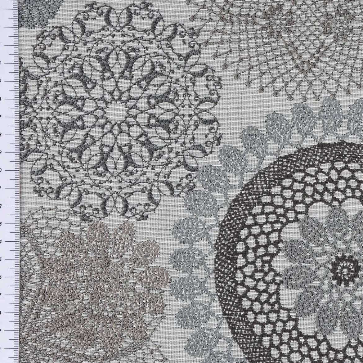 Möbelstoff Polsterstoff Dekostoff Doily Mandala Blumen grau 1,40m Breite