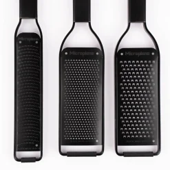 Microplane Black Sheep Serie Reibe grob Edelstahl matt schwarz 31x6,4cm