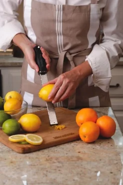 Microplane Premium Kult-Reibe Zester Grater Reibe fein weiß