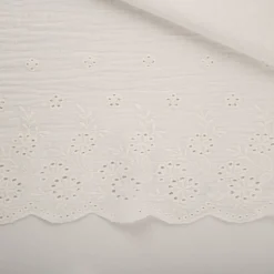 Musselin Stoff Double Gauze Blumen Bogenkante Stickerei weiß 1,30m Breite
