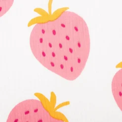 Musselin Stoff STRAWBERRIES Erdbeeren groß offweiß pink 1,35m Breite