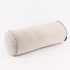 Nackenrolle aus Samt mit Kederumrandung silbergrau 20x55cm von SCHÖNER LEBEN.